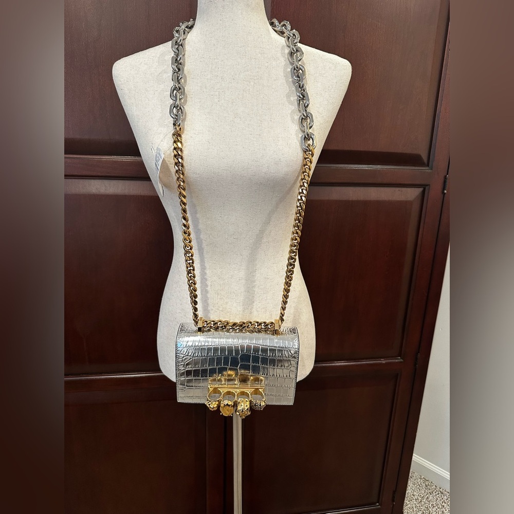 McQueen Croc-Embossed Bag with Gold Chain - Picture 4 of 15